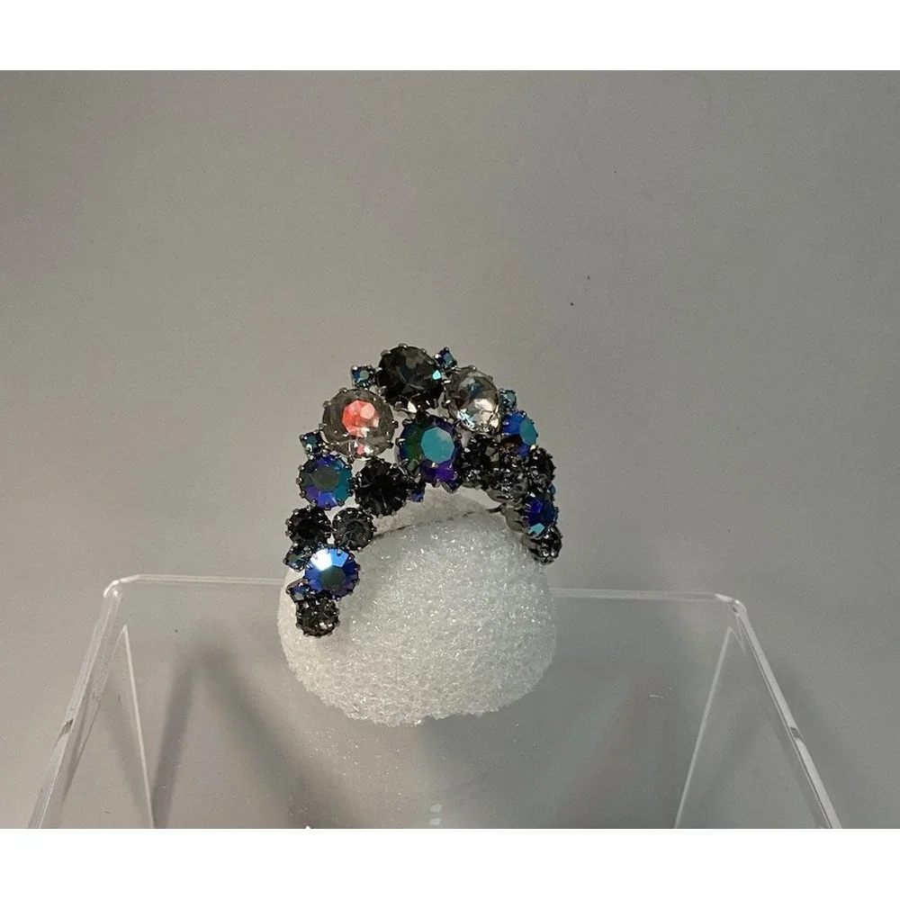 Vintage KARU Arke Blue‎ AB Rhinestone Crescent Moon Brooch Silver Tone Excellent